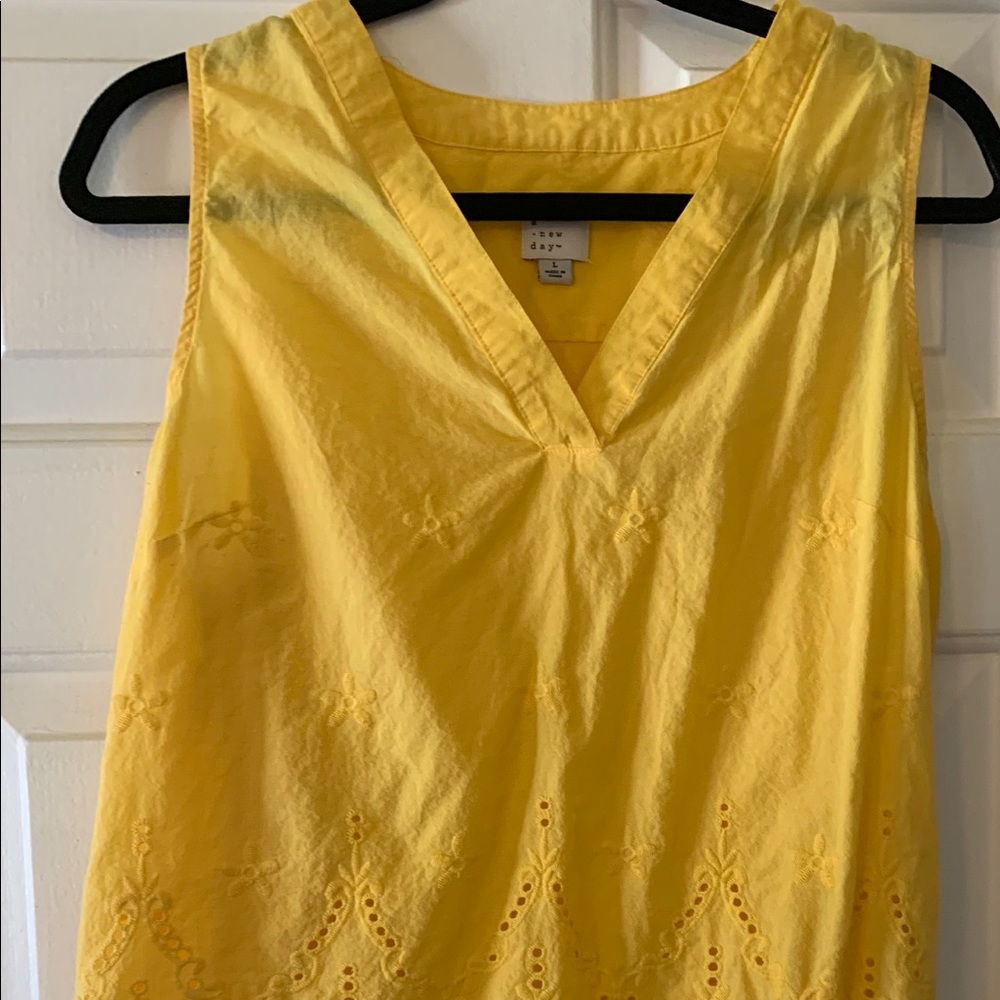 Like new A New Day mixed media Sleeveless Top!